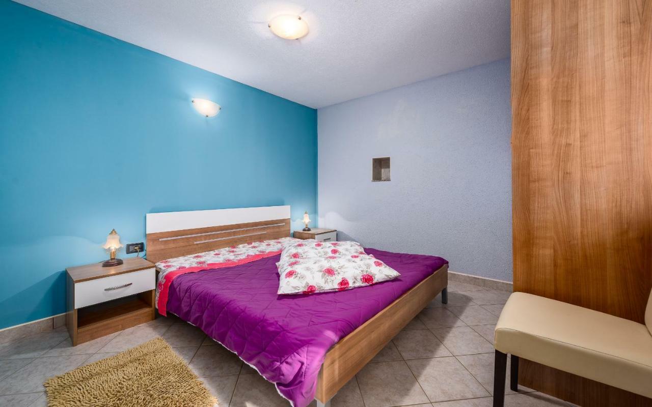 House Semy With Private Pool Villa Pazin Bagian luar foto