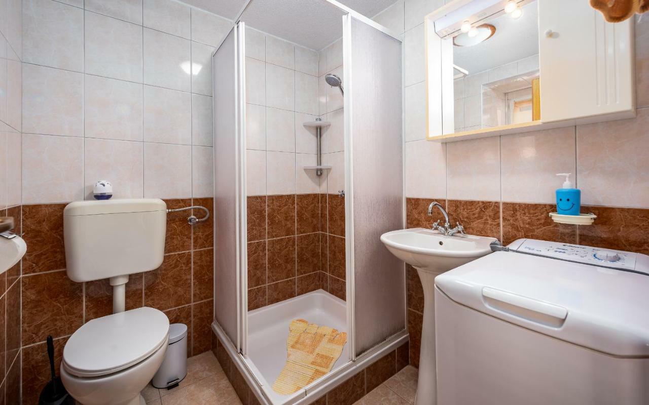 House Semy With Private Pool Villa Pazin Bagian luar foto
